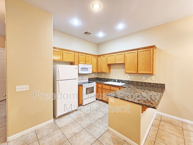 Building Photo - 1421 Star Rd