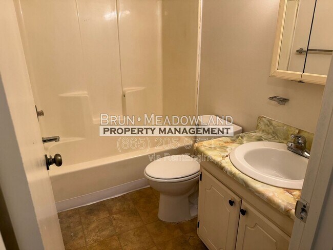 Building Photo - 4409 Bruhin Rd