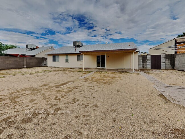 Building Photo - 4707 W Villa Maria Dr
