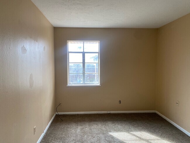 Bedroom 2 - 5401 S Ross Ave