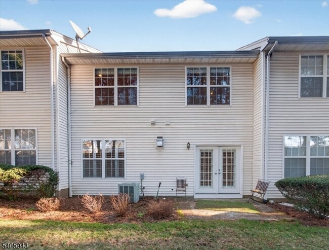 Building Photo - 124 Barclay Dr