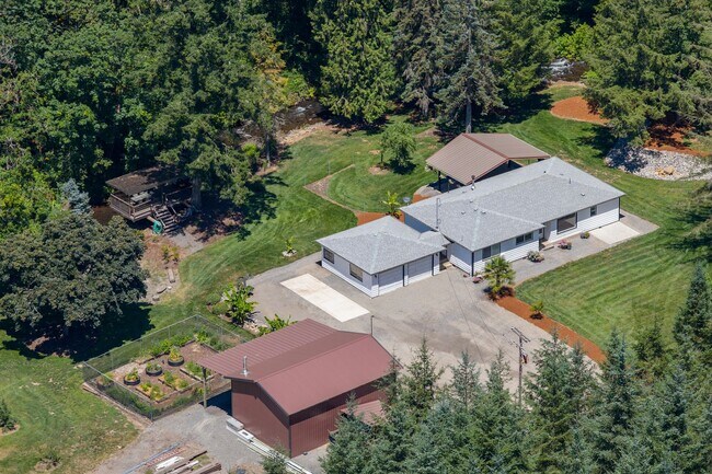 Building Photo - Rare Home on Creek Front Property!