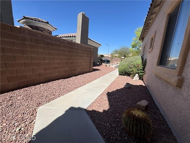 Building Photo - 11270 Tenza Ct