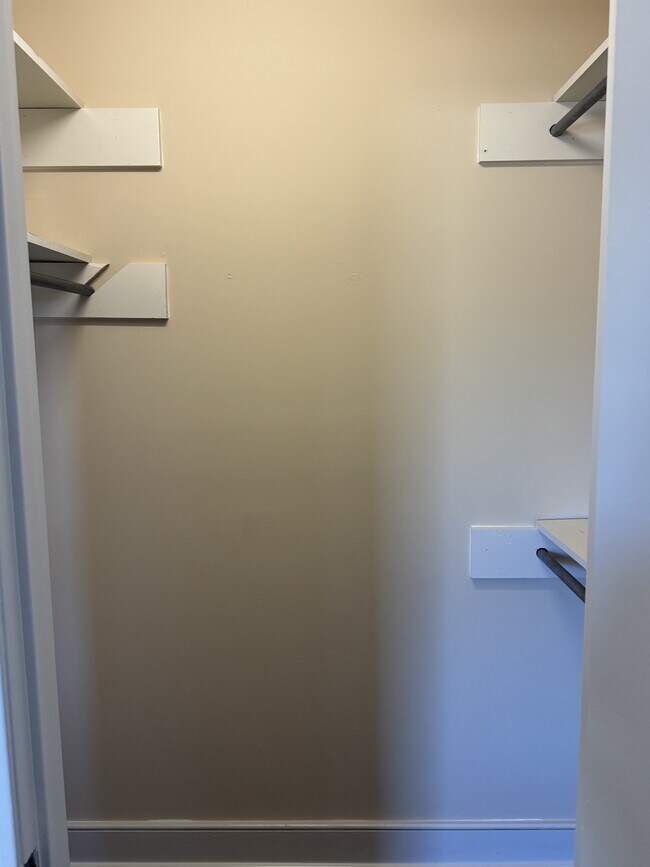 Building Photo - 3564 Mills Rd