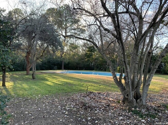 Building Photo - 111 Arrowhead Dr