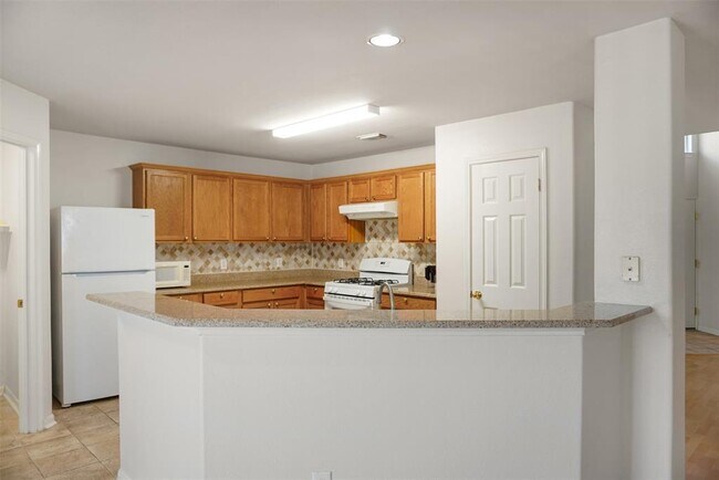Building Photo - 1617 Gaylord Dr