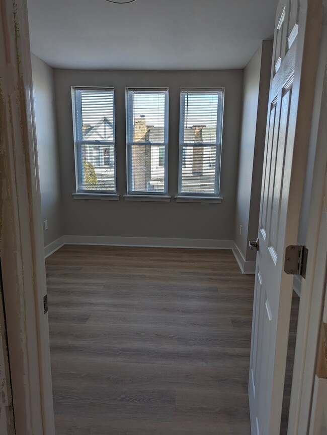 master bedroom - 872 Granite St