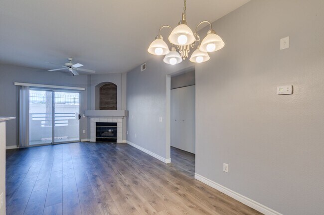 Building Photo - CUTE AND COZY 1 BEDROOM UNIT WITH TONS OF UPGRADES*COMMUNITY AMENITIES*