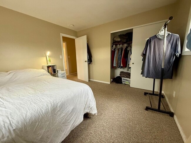 Building Photo - 69 Newton St