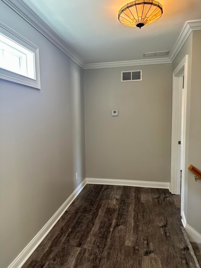 Building Photo - 114 W Green St