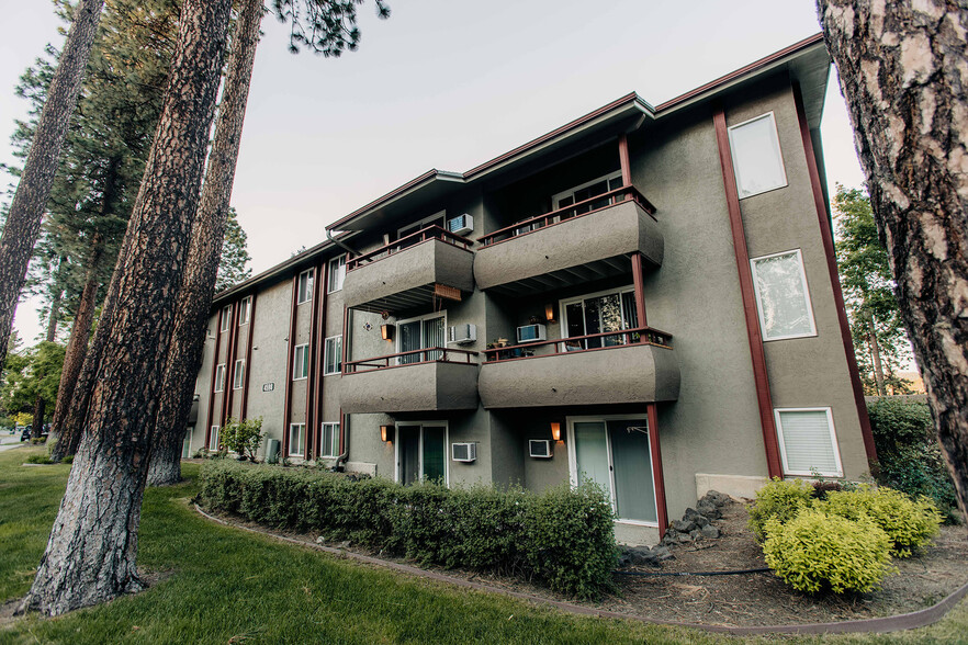 Building Photo - Treetop Apartments