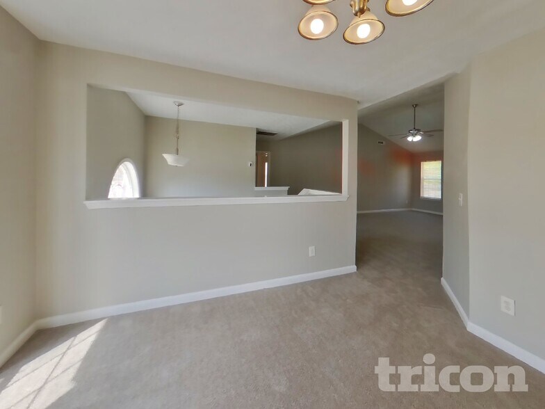 Building Photo - 11728 Spring Lake Way