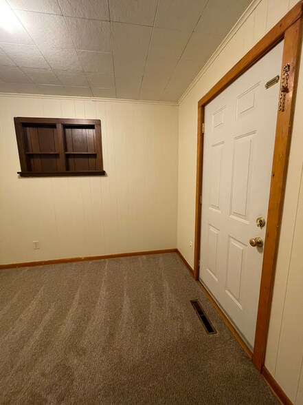 Den/Office - 156 S Chester St