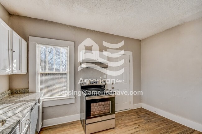 Building Photo - 1833 31st St Ensley