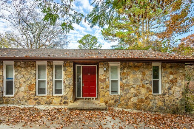 Building Photo - 5221 Old Trail