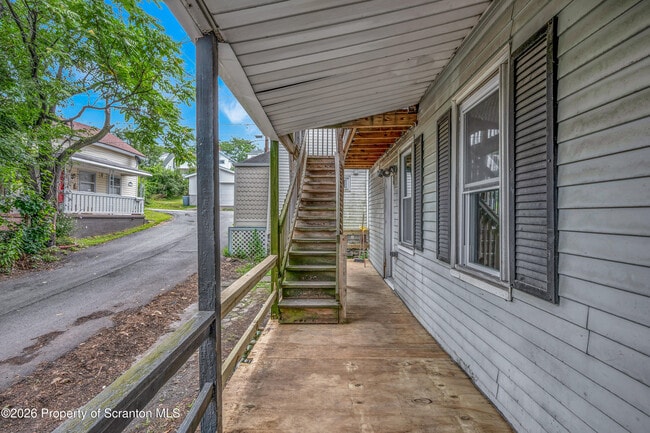 Building Photo - 629 Beech St