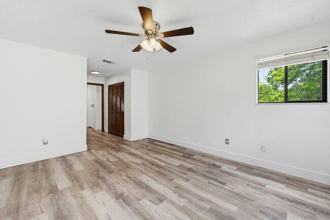 Building Photo - 7 Autumnwood Trail