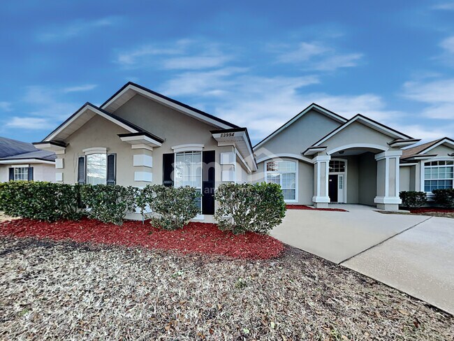 Primary Photo - 13994 Fish Eagle Drive East