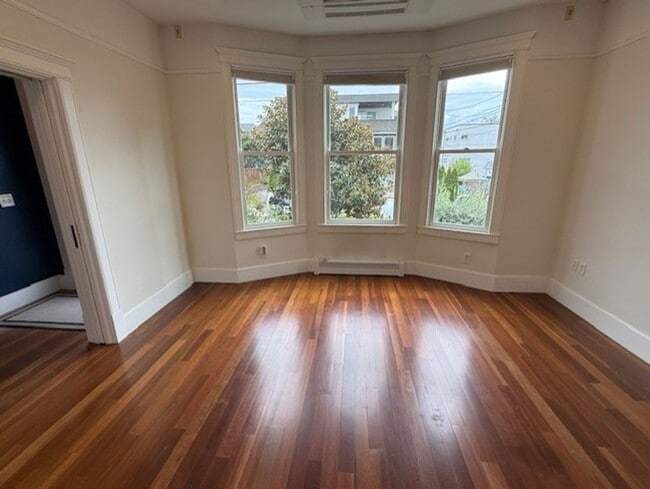 Building Photo - BRIGHT 2-BEDROOM TOWNHOME FOR RENT IN CHERRY HILL!