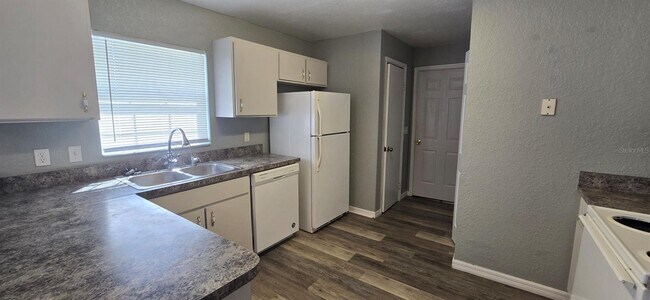 Building Photo - 5496 NW 57th Ave