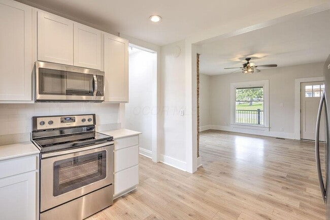 Building Photo - 291 S Main St