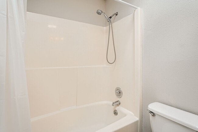 Building Photo - 209 E 36th St