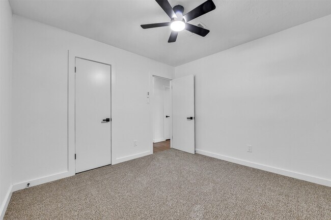 Building Photo - 1913 41st Ave N