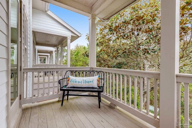 Building Photo - 70 Marthas Ln