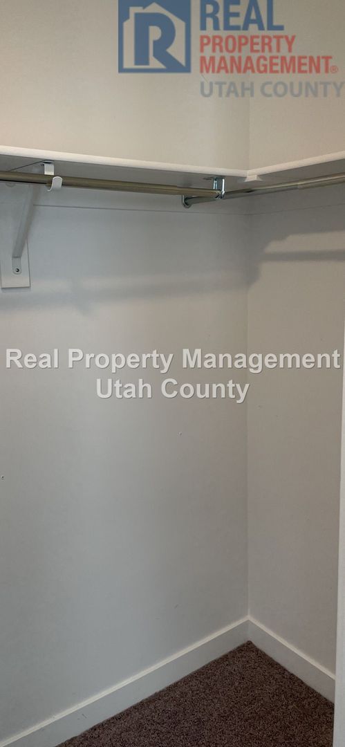 Building Photo - 487 S Fox Chase Ln