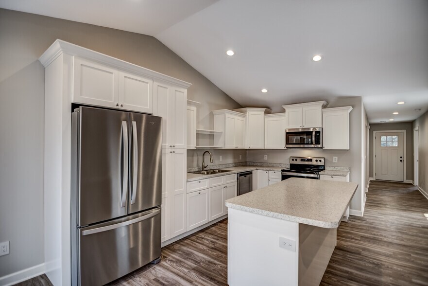 Building Photo - 1636 Gunston Dr