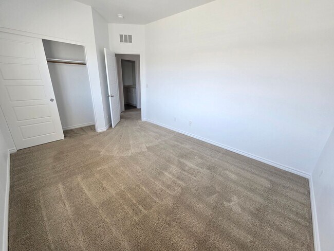 Building Photo - 2868 Amphion Ct