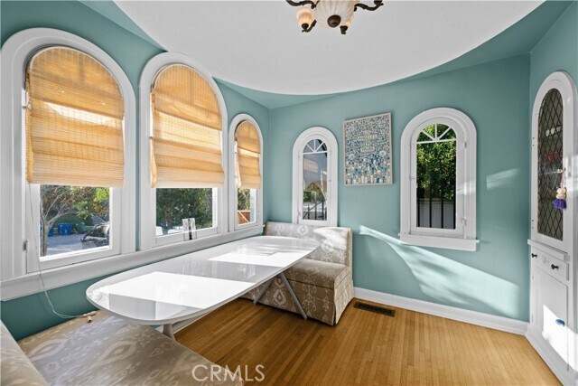 Building Photo - 1630 Warnall Ave