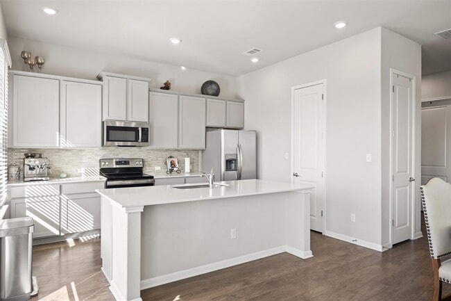 Building Photo - 1020 Vista View Dr