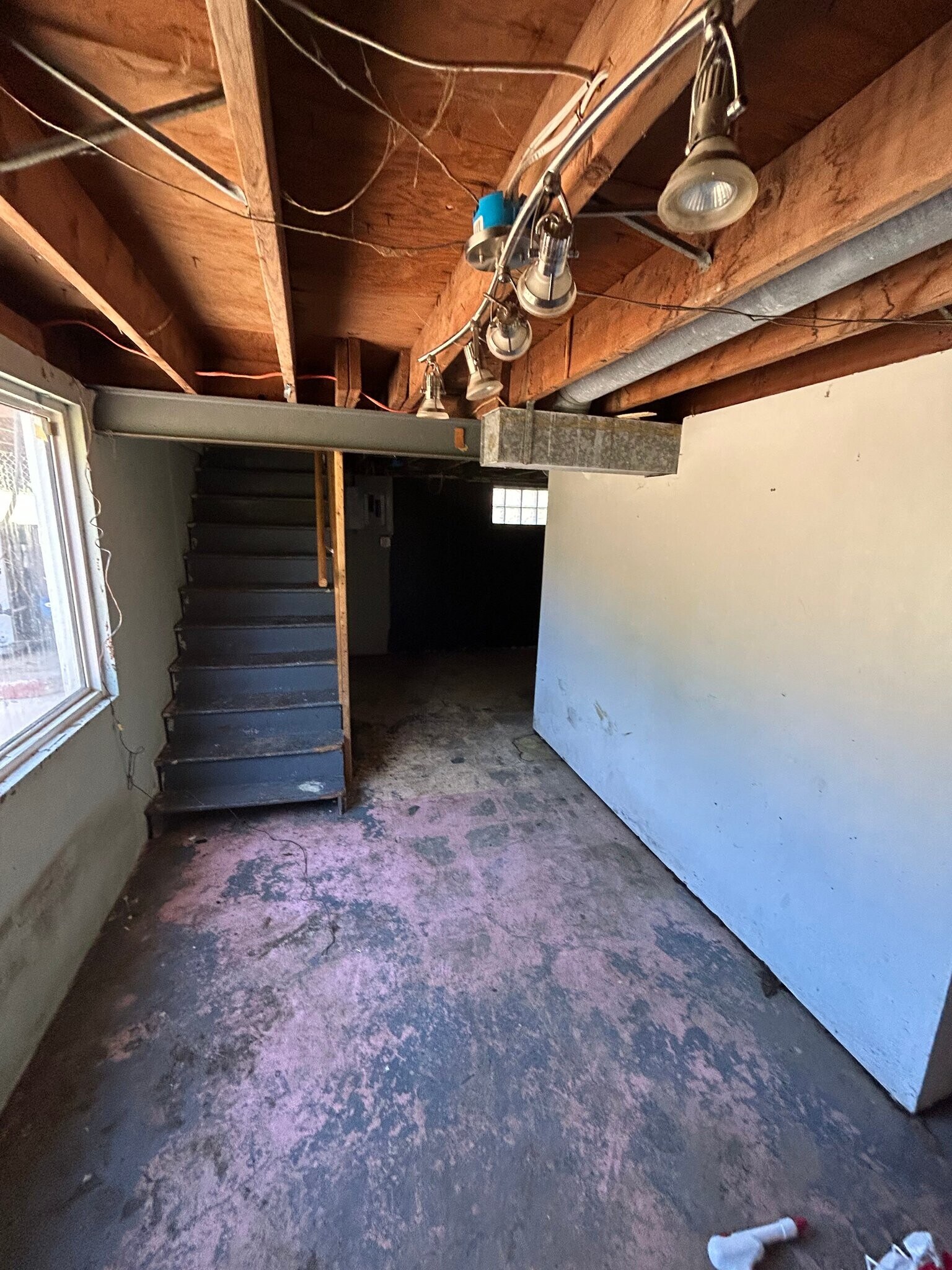 Building Photo - 6998 Edison Ave