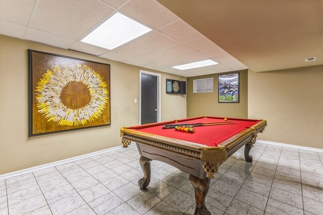 Building Photo - Fully Furnished 4 Bedroom 2.5 bathroom home in Bloomingdale