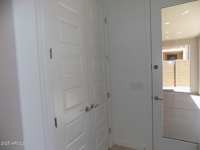 Building Photo - 1159 E Sabino Dr