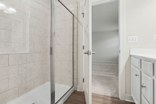 Building Photo - 484 Bridgepoint Dr