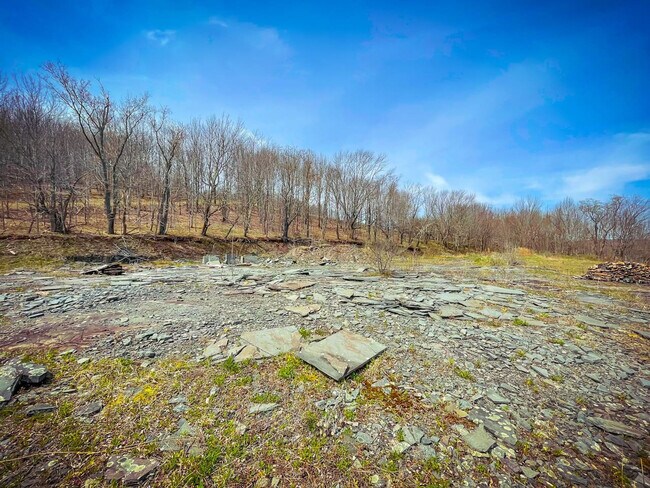 Building Photo - 2109 Dunk Hill Rd