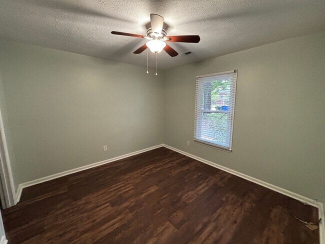 Building Photo - 5202 Fox Ct