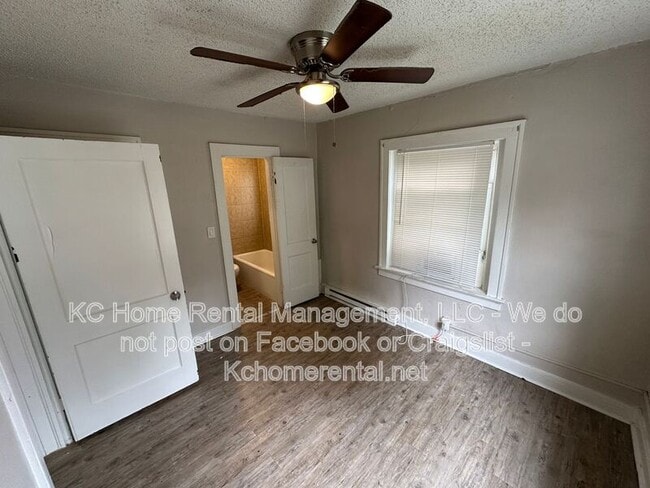 Building Photo - 305-307 N Gladstone Blvd