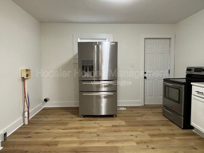 Building Photo - 83 N Ewing St