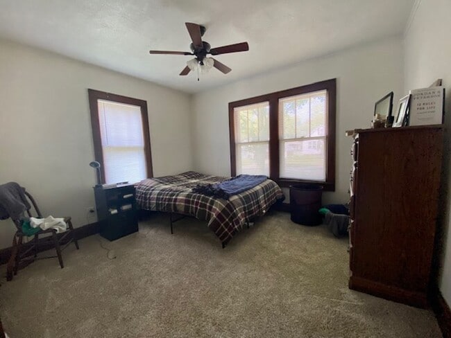 Building Photo - Charming 2 Bedroom 1 Bath Single Family Home!