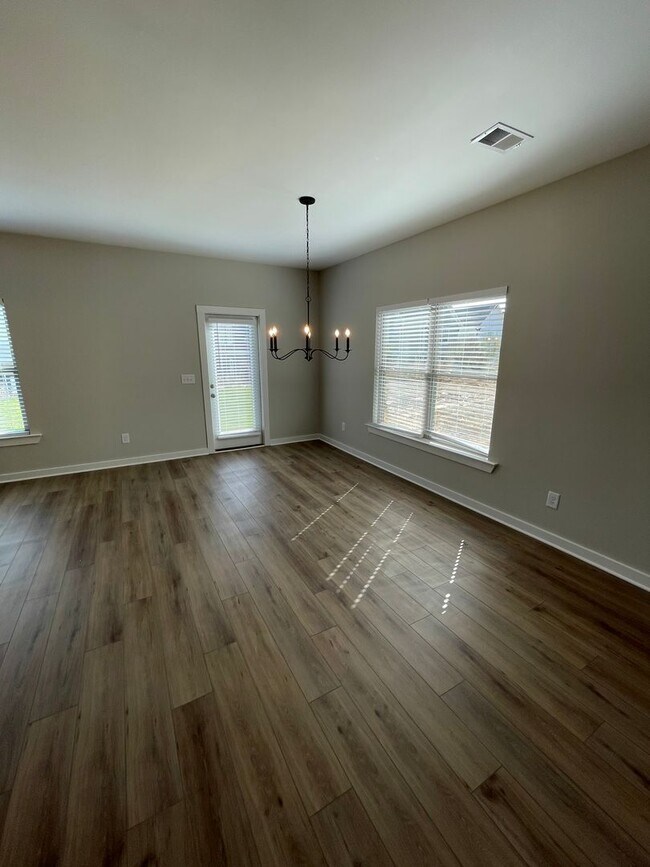 Building Photo - Home for Rent in Calera, AL!!! Available to View with 48 Hour Notice!!!