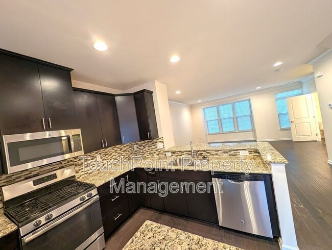 Building Photo - 4061 Zilker Park Dr