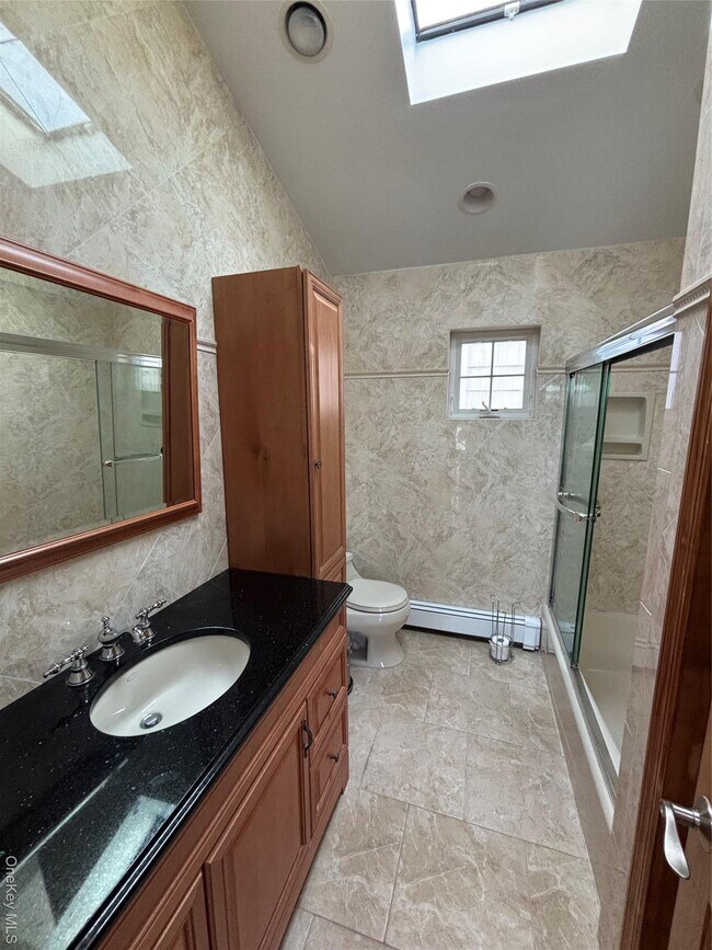 Building Photo - 31 Woodward St