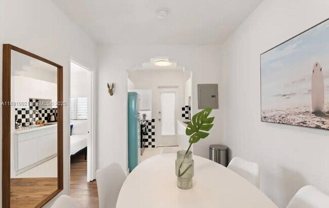 Building Photo - 7721 Harding Ave