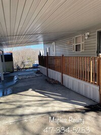 Building Photo - Cute As A  Button Tiny Home in Branson, Mo