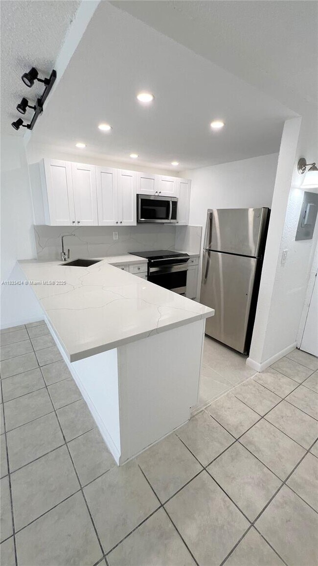 Building Photo - 801 NW 47th Ave