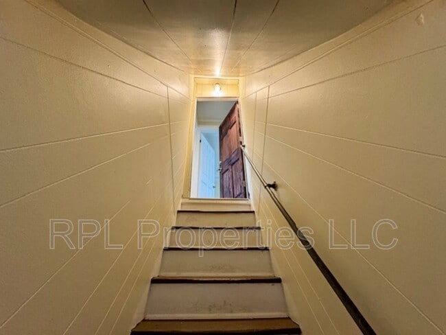 Building Photo - 388 Lower Mulberry St