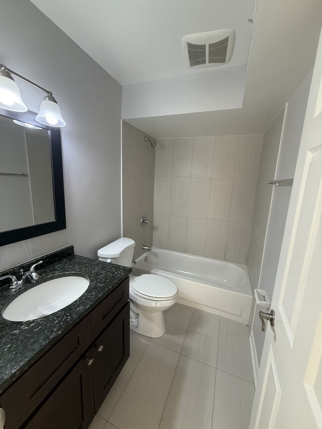 Building Photo - 2600 Brookwood Way Dr